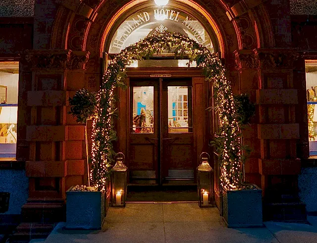 Entrance to The Headland at Christmas